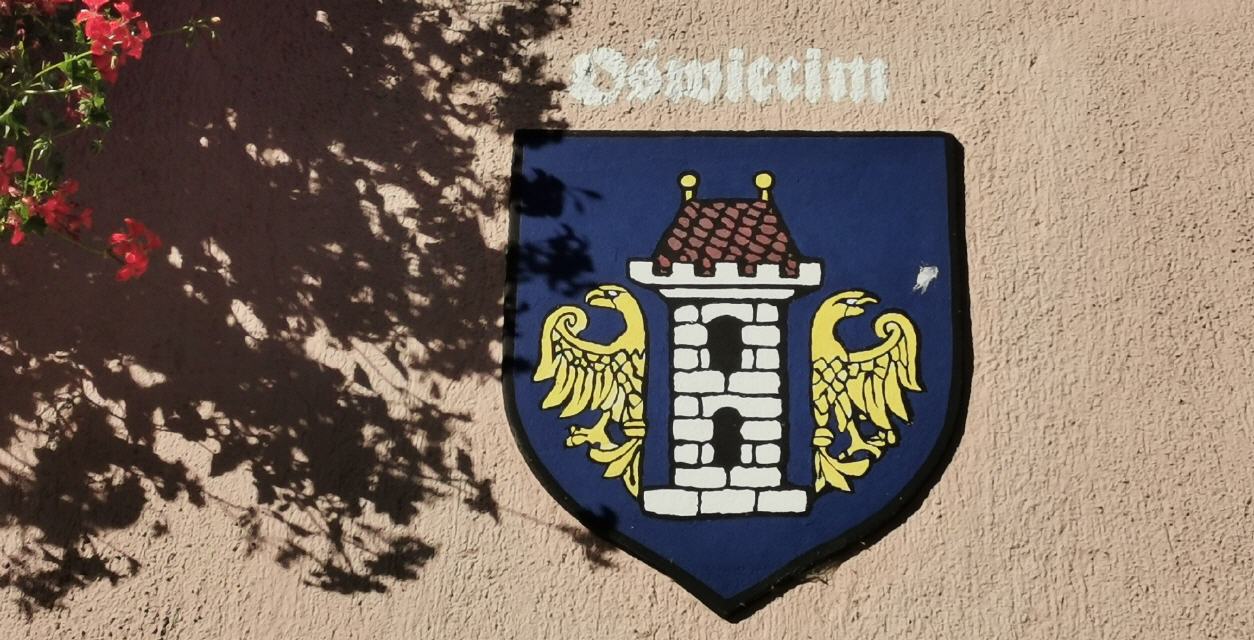 Stadtwappen von Oswieicim am Breisacher Rathaus